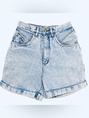 RARE FIND - 90’s BILL BLASS Light Blue High-Waist Denim Shorts
